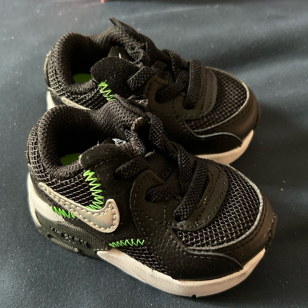 Nike Air Max Excee Sneakers Size 2c